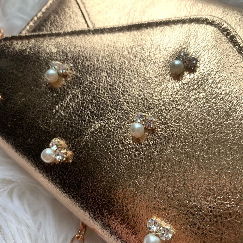 Rose Gold Bejeweled Clutch with chain strap - Picture 5 of 6